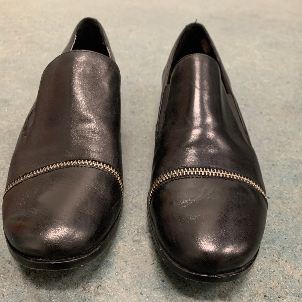 Pour La Victoire Black Zipper Flats